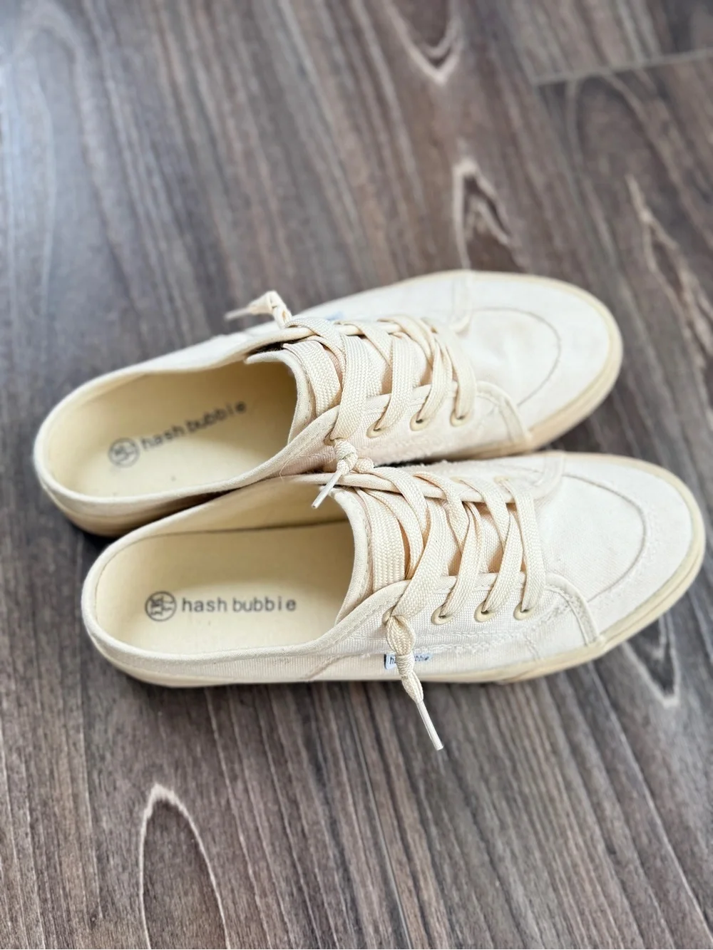 Men's Low-Top Canvas Sneakers in Cream